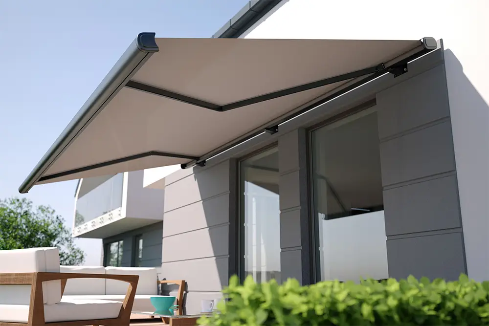 retractable motorized awning